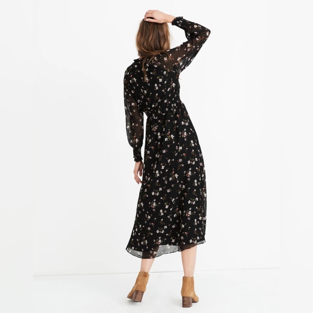 Madewell Georgette Smocked Midi Dress in Backyard Blooms- Size Small - Picture 2 of 6